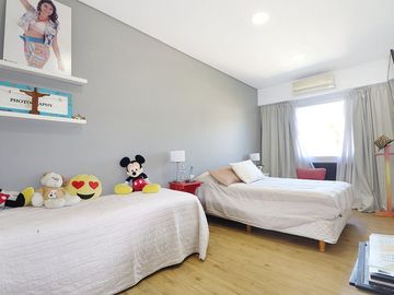 Venta Casa 6 ambientes Villa Luro c/pileta