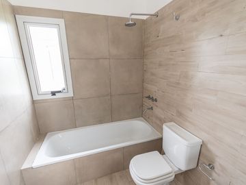 CASA 5 AMBIENTES VENTA EL CANTON NORTE LAGUNA