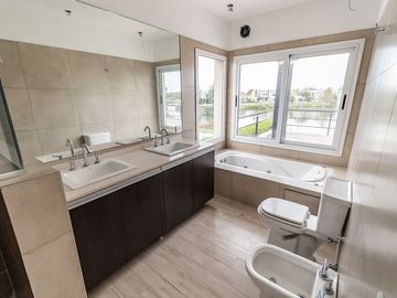 CASA 5 AMBIENTES VENTA EL CANTON NORTE LAGUNA