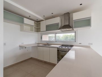 CASA 5 AMBIENTES VENTA EL CANTON NORTE LAGUNA