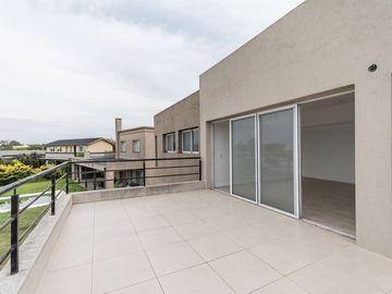 CASA 5 AMBIENTES VENTA EL CANTON NORTE LAGUNA
