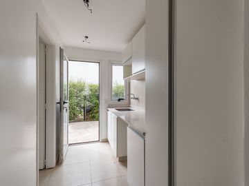 CASA 5 AMBIENTES VENTA EL CANTON NORTE LAGUNA