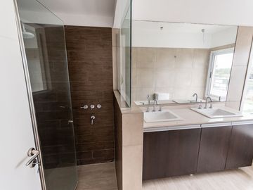 CASA 5 AMBIENTES VENTA EL CANTON NORTE LAGUNA