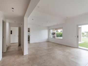 CASA 5 AMBIENTES VENTA EL CANTON NORTE LAGUNA
