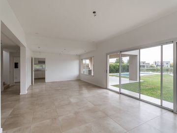 CASA 5 AMBIENTES VENTA EL CANTON NORTE LAGUNA