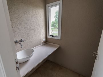 CASA 5 AMBIENTES VENTA EL CANTON NORTE LAGUNA