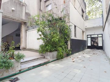 VENTA PH 3 AMBIENTES A NUEVO 2 PATIOS V PUEYRREDON