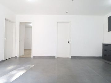 VENTA PH 3 AMBIENTES A NUEVO 2 PATIOS V PUEYRREDON