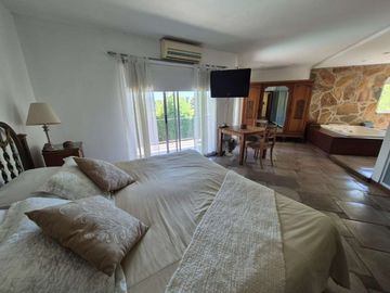 Casa 10 Ambientes VENTA Aranzazu Escobar Pileta