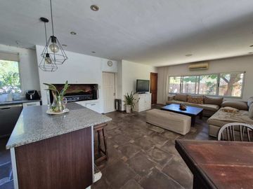 Casa 10 Ambientes VENTA Aranzazu Escobar Pileta