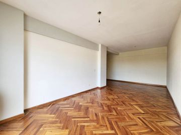 Departamento Venta 5 ambientes en Flores