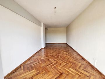 Departamento Venta 5 ambientes en Flores