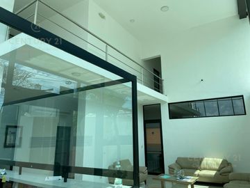 Oficina amueblada en excelente ubicación en Cancún Lista para ocupar C4104