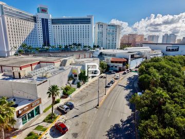 Plaza Comercial en Venta en la Zona Hotelera Cancún