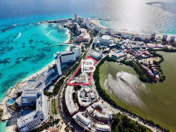 Plaza Comercial en Venta en la Zona Hotelera Cancún