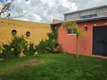 VENTA IMPERDIBLE CASA DE 2 DORM. EN VILLA ITALIA