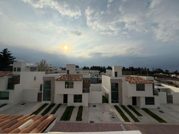 VENTA DE CASA NUEVA EN CONJUNTO FRISONES II EN CACALOMACAN TOLUCA