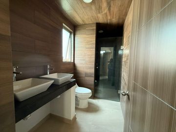 VENTA DE CASA NUEVA EN CONJUNTO FRISONES II EN CACALOMACAN TOLUCA