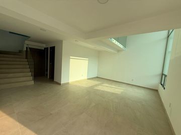 VENTA DE CASA NUEVA EN CONJUNTO FRISONES II EN CACALOMACAN TOLUCA