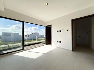 PUNTA TIBURON, Casa en VENTA con sala de TV y jardin