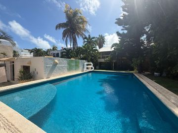 EN VENTA DEPARTAMENTO EN ZONA HOTELERA DE CANCUN DE 2 HABITACIONES