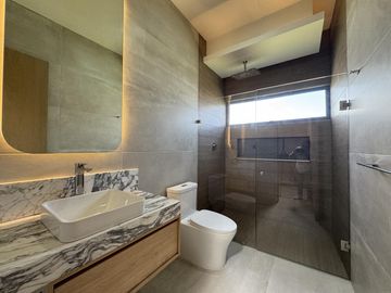 CASA DE UN NIVEL EN VENTA EN MARINA DE PUNTA TIBURÓN
