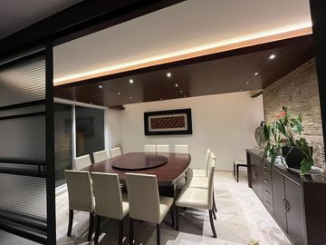 Casa en Venta en Interlomas Remodelado con acabados de lujo