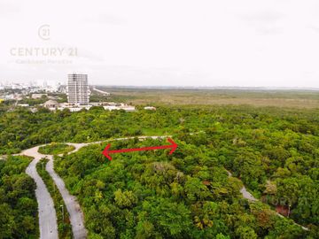 Lote Multifamiliar en Venta en Cancún | Proyecto de 13 Niveles Incluido | C3203