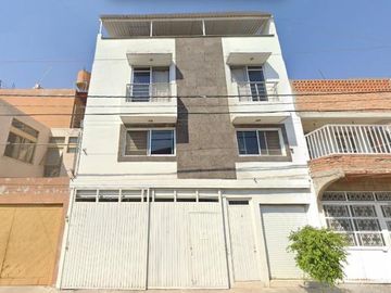 Casa en Fraccionamiento Las Brisas, Aguascalientes.