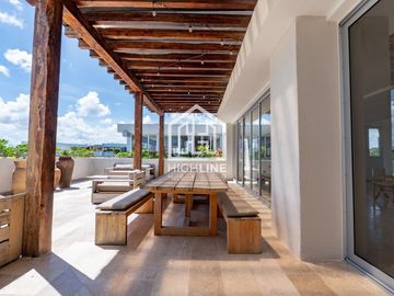 Departamento en venta de 2 habitaciones en Tulum a pocos metros de la playa | Alberca y Gym