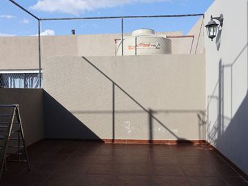 VENTA DTO 4 AMB. C/COCH. Y BAULERA - PATERNAL.
