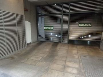 VENTA COCHERA CUBIERTA EN PALERMO