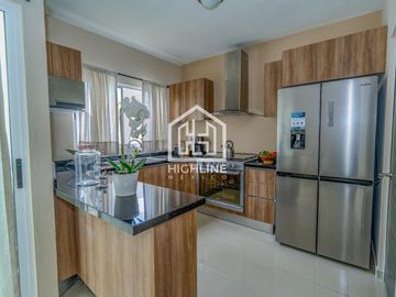 CASA EN VENTA EN PLAYA DEL CARMEN 3 HABITACIONES CON GYM, CASA CLUB ALBERCA, GRILL, PRIVADO
