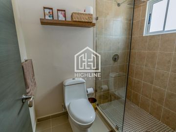 CASA EN VENTA EN PLAYA DEL CARMEN 3 HABITACIONES CON GYM, CASA CLUB ALBERCA, GRILL, PRIVADO