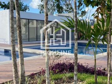 CASA EN VENTA EN PLAYA DEL CARMEN 3 HABITACIONES CON GYM, CASA CLUB ALBERCA, GRILL, PRIVADO