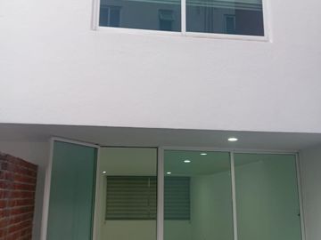 Casa en venta totalmente remodelada