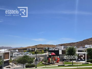 CASA EN VENTA EN ASTURIAS FRENTE A PARQUE
