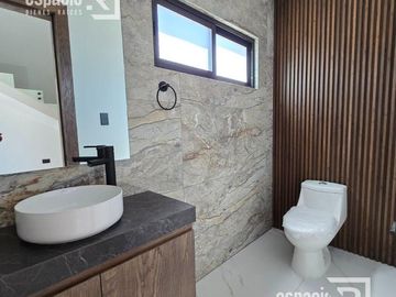 CASA EN VENTA EN ASTURIAS FRENTE A PARQUE