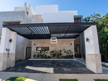 Casa en Fraccionamiento Vía Cumbres