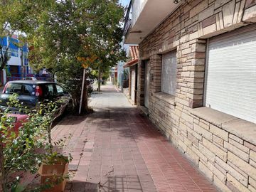 VENTA PH 2 AMB CHAUVIN LUMINOSO CON PATIO LAVADERO