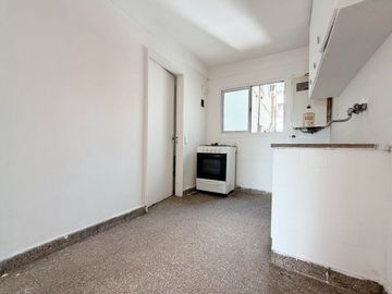 VENTA DPTO 3 AMB C/ DEPENDENCIA BAULERA BALVANERA