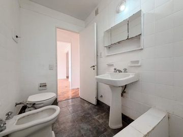 VENTA DPTO 3 AMB C/ DEPENDENCIA BAULERA BALVANERA