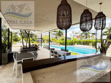 CASA EN VENTA CON ACABADOS DE MARMOL EN  RESIDENCIAL BOSQUES DE BAMBU PLAYA DEL CARMEN