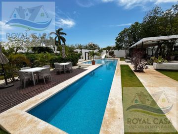 CASA EN VENTA CON ACABADOS DE MARMOL EN  RESIDENCIAL BOSQUES DE BAMBU PLAYA DEL CARMEN