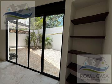CASA EN VENTA CON ACABADOS DE MARMOL EN  RESIDENCIAL BOSQUES DE BAMBU PLAYA DEL CARMEN