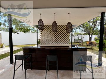 CASA EN VENTA CON ACABADOS DE MARMOL EN  RESIDENCIAL BOSQUES DE BAMBU PLAYA DEL CARMEN