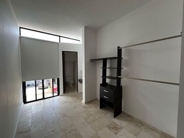 CASA EN VENTA CON ACABADOS DE MARMOL EN  RESIDENCIAL BOSQUES DE BAMBU PLAYA DEL CARMEN