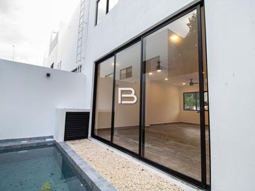 En Venta Casa en Residencial Arbolada Cancún