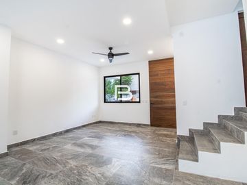 En Venta Casa en Residencial Arbolada Cancún