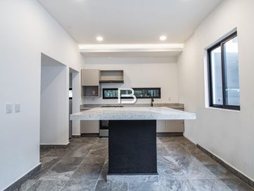 En Venta Casa en Residencial Arbolada Cancún